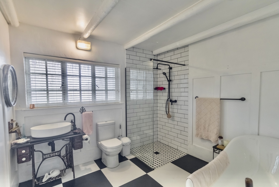 4 Bedroom Property for Sale in Cape Farms Western Cape